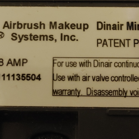 Dinair Airbrush Compressor Starter Kit - Picture 5 of 6